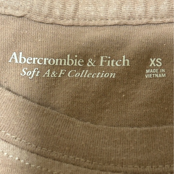 Abercrombie & Fitch Beige Logo Graphic Tee Soft Collection Slim Fit Size XS - Picture 3 of 3